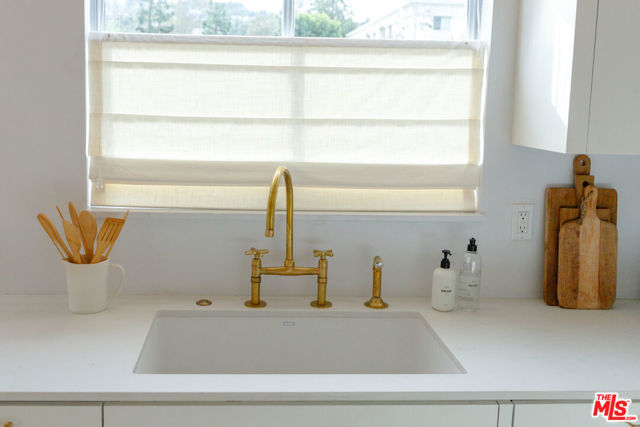 11138 Aqua Vista Street, North Hollywood CA: https://media.crmls.org/mediaz/54114def-a637-427a-8dde-4ab081e4a2db.jpg