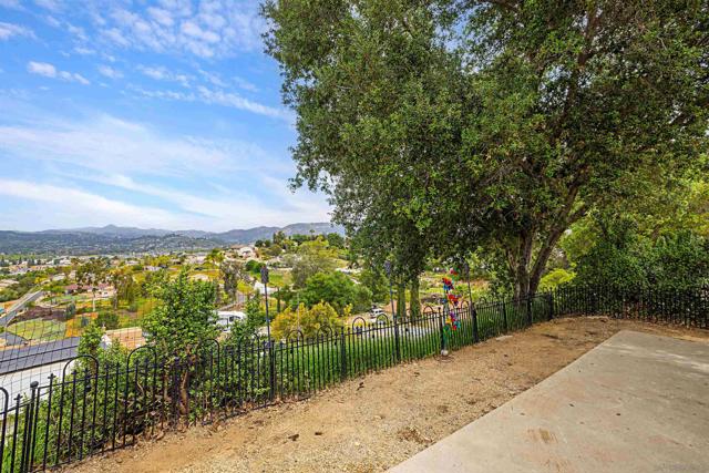 9100 Single Oak Dr, Lakeside CA: https://media.crmls.org/mediaz/5411c7ae-2ed7-4088-ac69-733d29d5519e.jpg