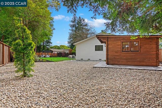 721 Sinnet Ct, Danville CA: https://media.crmls.org/mediaz/5411c8e1-5a44-485e-af2d-0b328df19b26.jpg