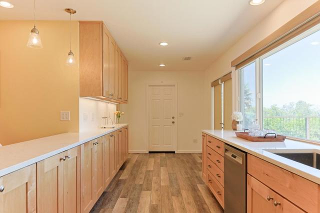 9355 Holly Oak Way, Salinas CA: https://media.crmls.org/mediaz/5411ff56-afc6-40a4-bd6b-922e258c5cec.jpg