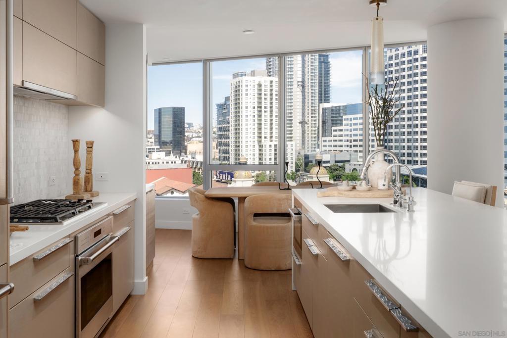 888 E Street - photo 10