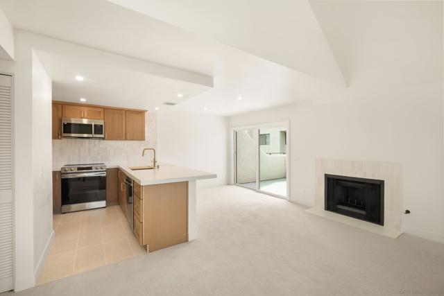 17925 Caminito Pinero, San Diego CA: https://media.crmls.org/mediaz/541295a8-b6f5-4851-b334-1bafddd1c1b7.jpg