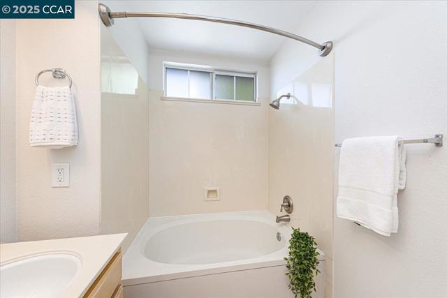 109 Cardoza, Hercules CA: https://media.crmls.org/mediaz/5413907c-b681-452b-8b29-b2bcd5f341d0.jpg