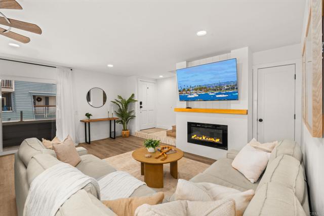 Detail Gallery Image 13 of 38 For 38 Montego Ct, Coronado,  CA 92118 - 2 Beds | 2/1 Baths