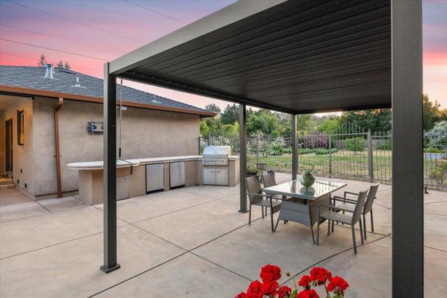 20811 Norada Court, Saratoga CA: https://media.crmls.org/mediaz/54141090-a133-4a1d-bc79-1c43813260ba.jpg