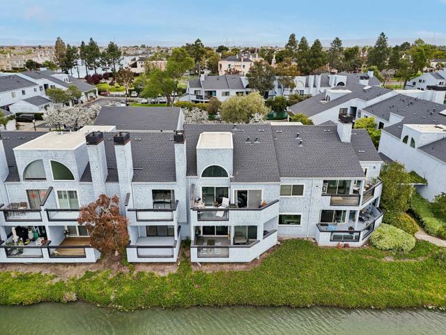 52 Cape Hatteras Court, Redwood City CA: https://media.crmls.org/mediaz/541471fa-1e60-4c3a-a3b1-59bda296a25e.jpg