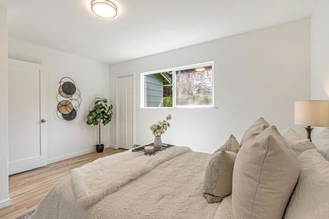 928 Peggy Lane, Menlo Park CA: https://media.crmls.org/mediaz/541489de-a20a-41c5-8395-5e8a1d8d4583.jpg