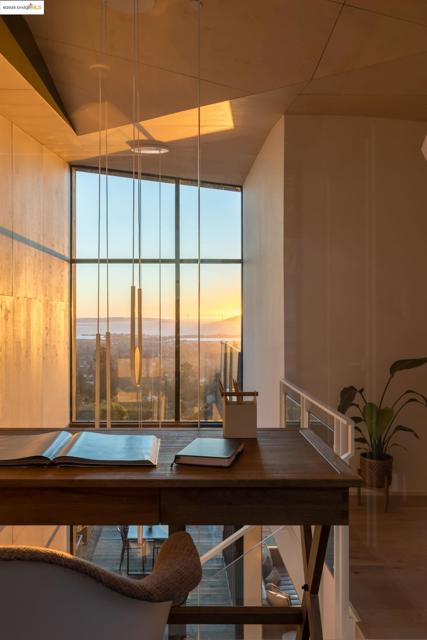 1136 Keith Ave, Berkeley CA: https://media.crmls.org/mediaz/5414f8b7-4480-479d-b32d-792bbaed4105.jpg