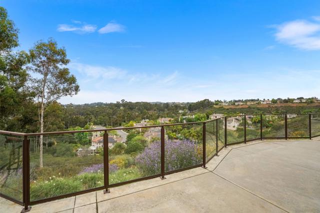 10636 Birch Bluff Ave, San Diego CA: https://media.crmls.org/mediaz/54156e40-795b-412c-9605-fc80f63071c9.jpg