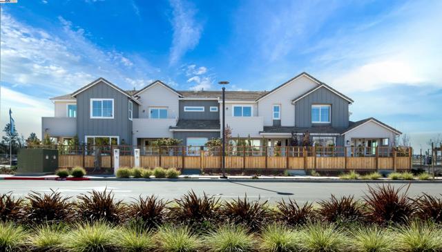 119 Compass Drive, Napa CA: https://media.crmls.org/mediaz/5415b3a0-3cf6-4000-9ff7-8952fce7f7e2.jpg