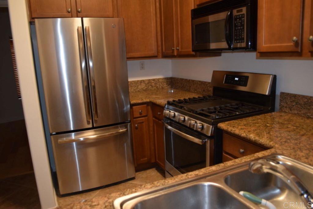 366 Forward Street Apt E #E