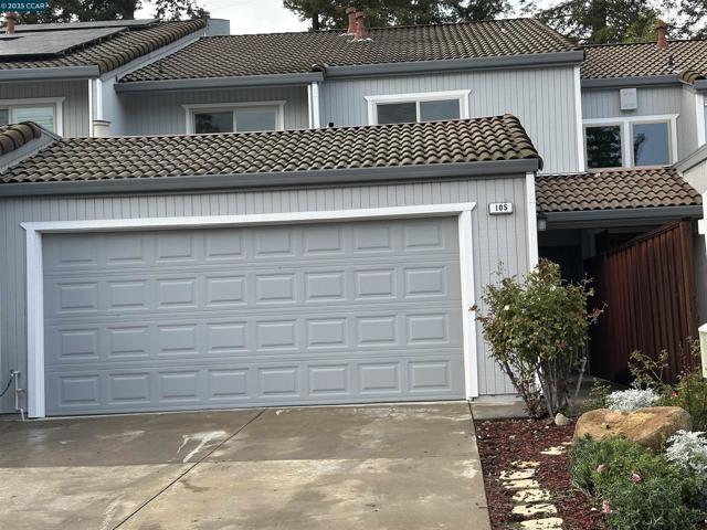 105 Via Cabrera Ln, Martinez CA: https://media.crmls.org/mediaz/54168237-12e7-4068-aa10-d79d0570076f.jpg