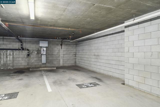 39993 Fremont Blvd, Fremont CA: https://media.crmls.org/mediaz/5416c557-b687-4e05-8362-7a61ce47c3d5.jpg