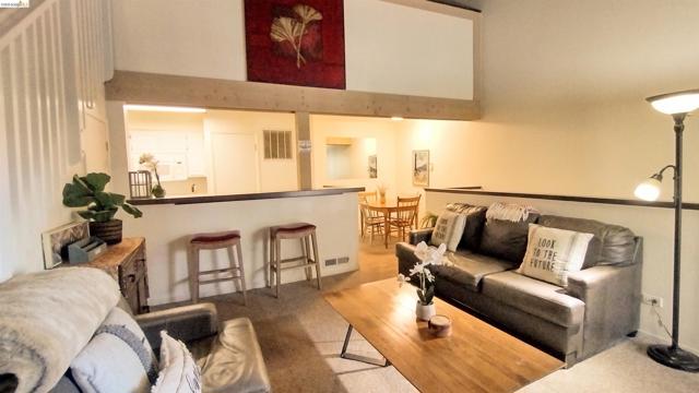 3535 Lake Tahoe Blvd, South Lake Tahoe CA: https://media.crmls.org/mediaz/54170e53-fcd8-4238-9fec-240b0b34c4b9.jpg