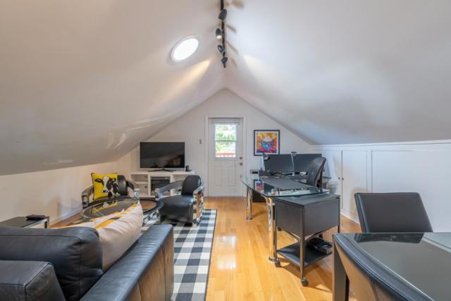 6 Huckleberry Court, Monterey CA: https://media.crmls.org/mediaz/5419411d-0f19-4997-9176-227c182743ec.jpg