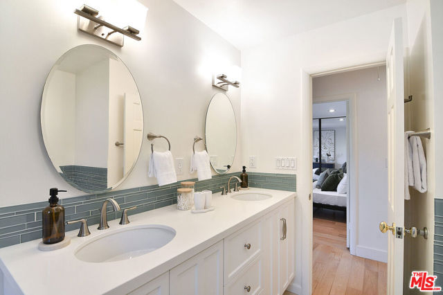 745 25th Street, Santa Monica CA: https://media.crmls.org/mediaz/54198edc-003c-4c02-a14f-bbdd913d3333.jpg
