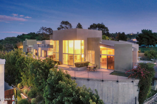 3681 Alomar Drive, Sherman Oaks CA: https://media.crmls.org/mediaz/5419f7d8-1210-4639-991a-026d9430671c.jpg