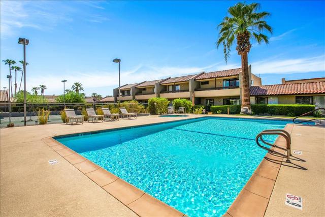 355 N Avenida Caballeros, Palm Springs CA: https://media.crmls.org/mediaz/541a489a-b7bb-471d-ad8d-b0831391bdeb.jpg