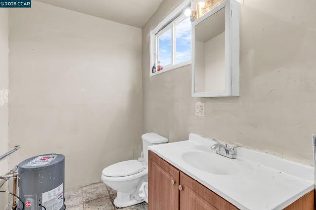 612 Thomas Dr, Richmond CA: https://media.crmls.org/mediaz/541a5b84-f7f7-4446-9553-73a3fee66f8f.jpg