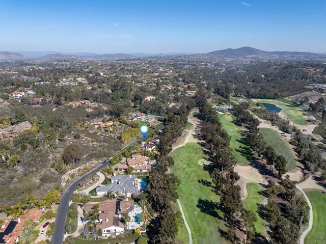 14479 Emerald Lane, Rancho Santa Fe CA: https://media.crmls.org/mediaz/541b4bf4-3b77-4d8c-856e-5312c4a3c20d.jpg