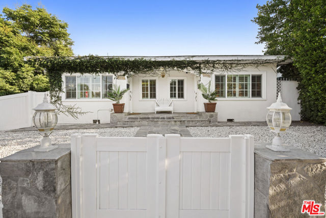 11538 La Maida Street photo 1