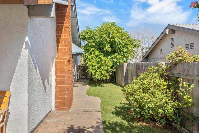 Detail Gallery Image 18 of 21 For 736 Granada Dr, Vista,  CA 92083 - 4 Beds | 2 Baths