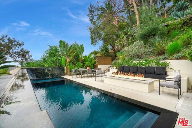 7939 Hillside Avenue, Los Angeles CA: https://media.crmls.org/mediaz/541ce55d-9dee-4fab-82c2-b3b0e30bb793.jpg