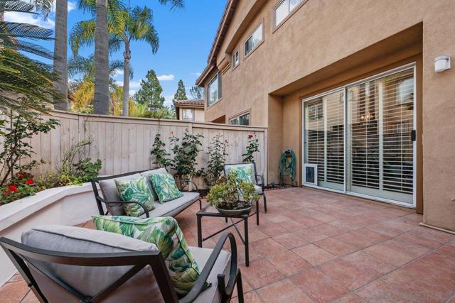 3965 Via Holgura, San Diego CA: https://media.crmls.org/mediaz/541dbdd6-2129-4640-91a7-7250802a4c78.jpg