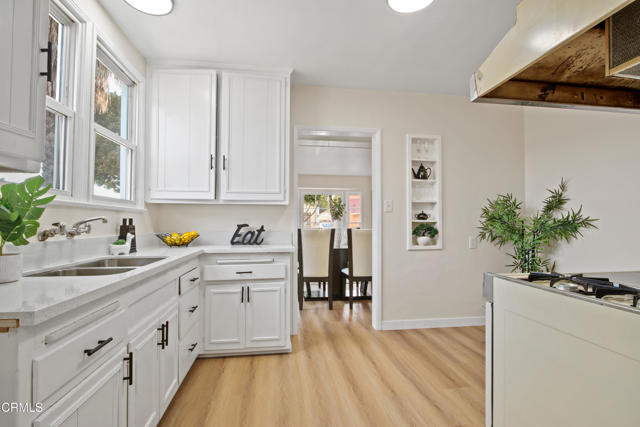 Detail Gallery Image 8 of 19 For 3178 Chestnut Ave, Long Beach,  CA 90806 - 3 Beds | 2 Baths