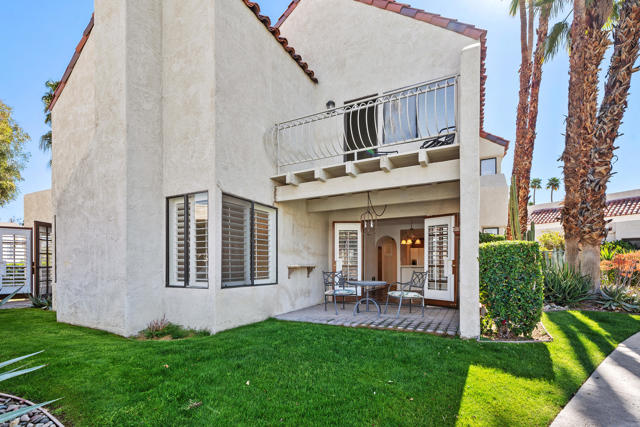 73322 Shadow Mountain Drive, Palm Desert CA: https://media.crmls.org/mediaz/541e3bfe-6178-4a96-b942-77080f433c8c.jpg