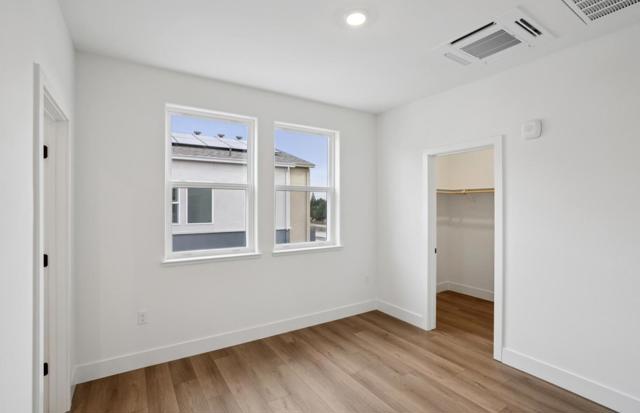 Image 35 of 46 For 671 Lindendale Court 168-18 Pla