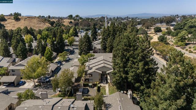 802 Dover, Hercules CA: https://media.crmls.org/mediaz/541f2fcc-4e29-4556-80c5-4fe1753a8c0f.jpg