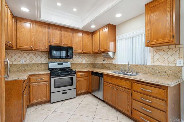 15140 Chase Street, North Hills CA: https://media.crmls.org/mediaz/541f3a96-9e7e-406e-b318-18a305880e35.jpg
