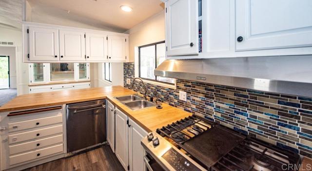 13114 Dana Vista Street, Poway CA: https://media.crmls.org/mediaz/541fc07e-4c40-4e27-b7e5-18f1caf37b75.jpg