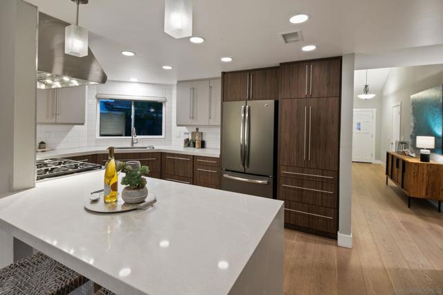3356 Corte Tiburon, Carlsbad CA: https://media.crmls.org/mediaz/541fe2fa-9ee9-4c0e-88e7-a3c00ea8a6ec.jpg