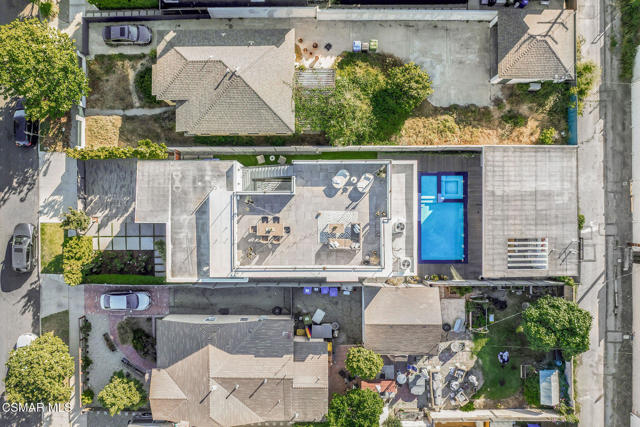 829 Flower Avenue, Venice CA: https://media.crmls.org/mediaz/54203bc4-97d0-424e-9150-ceca52ae9f14.jpg