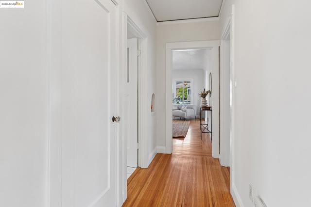 533 Lewis Ave, San Leandro CA: https://media.crmls.org/mediaz/54204b7d-7ef0-44ee-a173-ff39dc570342.jpg