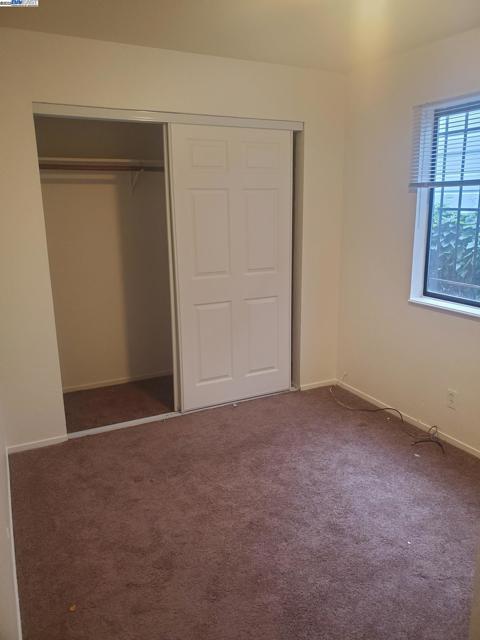 6109 Foothill Blvd, Oakland CA: https://media.crmls.org/mediaz/54208992-f5dc-4c40-a1d3-54c91b9fcb65.jpg