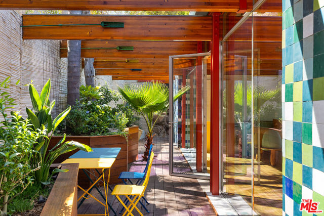 1515 Killarney Avenue, Los Angeles CA: https://media.crmls.org/mediaz/54217fdb-c8f1-4176-b013-6383db83431f.jpg