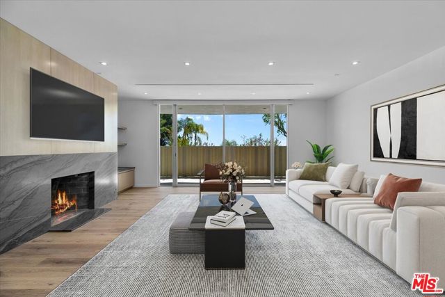 1836 Loma Vista Drive, Beverly Hills CA: https://media.crmls.org/mediaz/5421fe66-2ba9-4f83-8ca1-bc3e8e1a4103.jpg