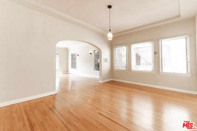6101 Alcott Street, Los Angeles CA: https://media.crmls.org/mediaz/54227b7e-6b6f-4a8a-affc-0b56d512af6e.jpg