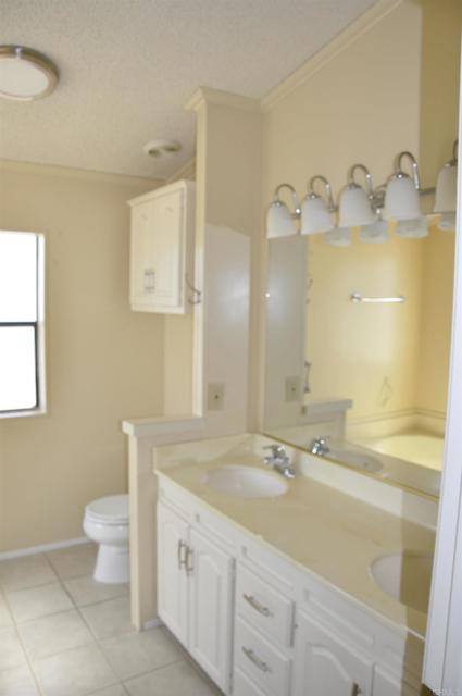 635 Via Costa Rica, Vista CA: https://media.crmls.org/mediaz/5422a51f-574c-4a57-99f5-5975fb173c6b.jpg