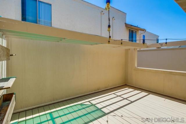 3268 Via Marin, La Jolla CA: https://media.crmls.org/mediaz/5422d123-3ef7-419d-8101-1c654c70039f.jpg