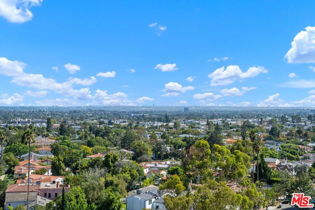 https://media.crmls.org/mediaz/542309bf-a887-466e-84af-39461625cdb0.jpg?preset=X-Large
