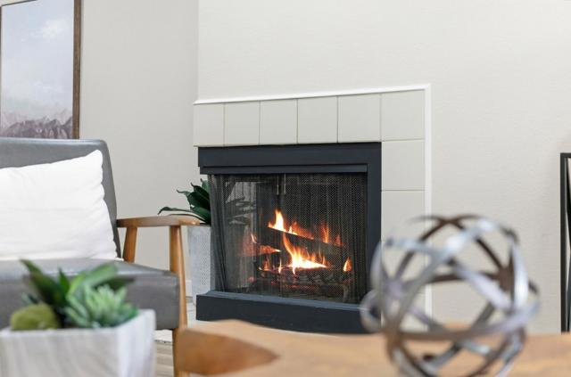 153 California Avenue, Palo Alto CA: https://media.crmls.org/mediaz/54232301-6e12-4c55-ac9b-734fe6e0428a.jpg