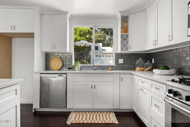 1601 El Rito Avenue, Glendale CA: https://media.crmls.org/mediaz/542366c1-483f-4ff8-adc8-b24dacbf45da.jpg