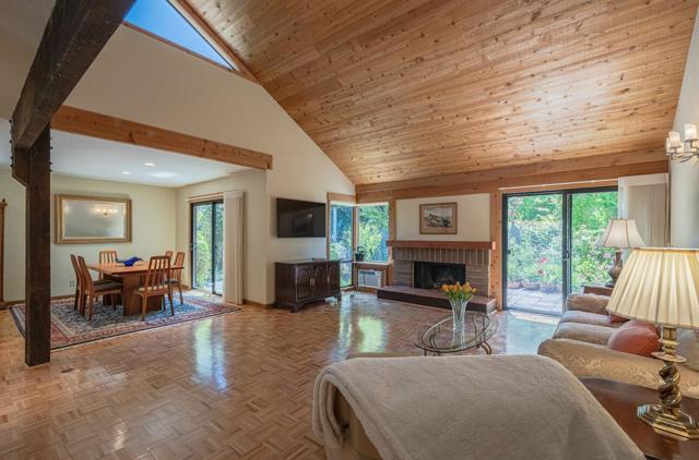 20 Woodside Place, Carmel Valley CA: https://media.crmls.org/mediaz/54239989-1b2d-4a95-a9f2-d996d5cfb134.jpg