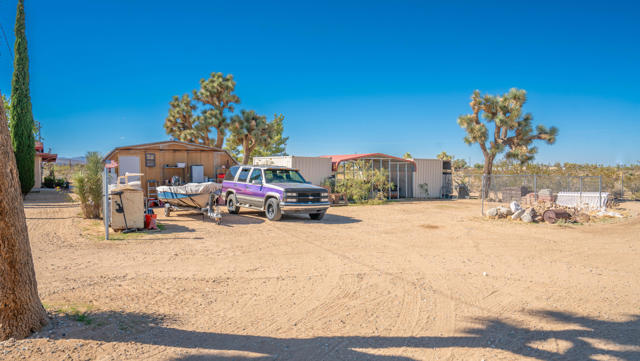 58189 Sunny Sands Drive, Yucca Valley CA: https://media.crmls.org/mediaz/542424eb-ab14-4c25-89f7-f822ac09410f.jpg