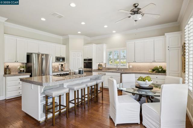 109 Forest Hill, Clayton CA: https://media.crmls.org/mediaz/54259911-2cb3-4231-9ea4-8cfe85df2da1.jpg