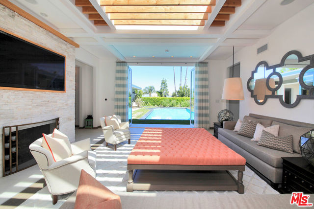 3054 Elvido Drive, Los Angeles CA: https://media.crmls.org/mediaz/5425c2f4-23f0-416e-8eb0-98e0acee8dd4.jpg